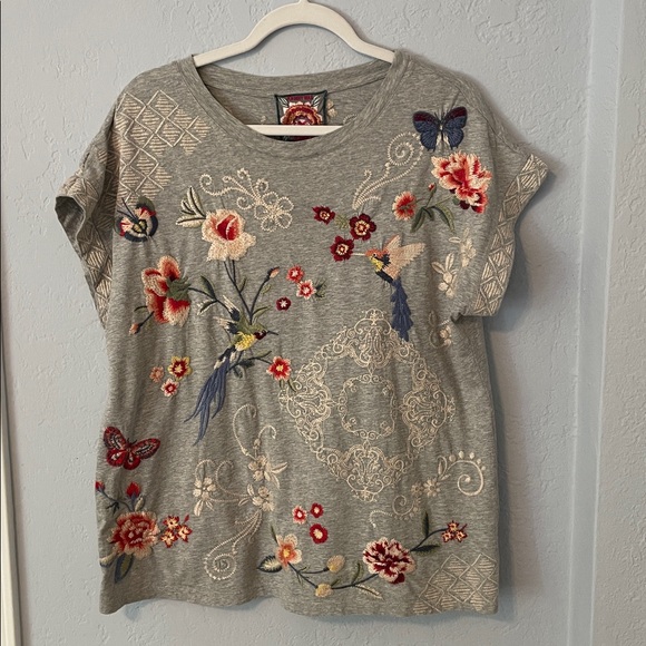 Johnny Was Los Angeles Tops - Johnny Was Embroidered Gray Floral Top